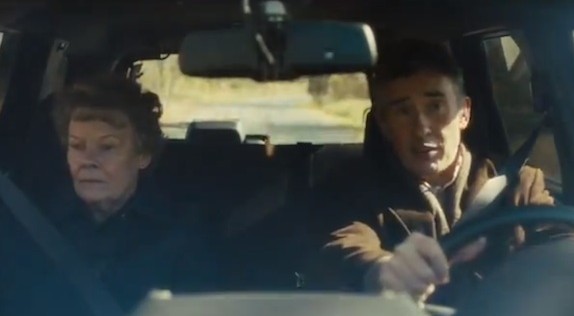 «Lei crede in Dio?». «E’ una domanda complessa alla quale è difficile dare una risposta semplice. E lei?» «Sì». Judi Dench e Steve Coogan in Philomena di Stephen Frears.